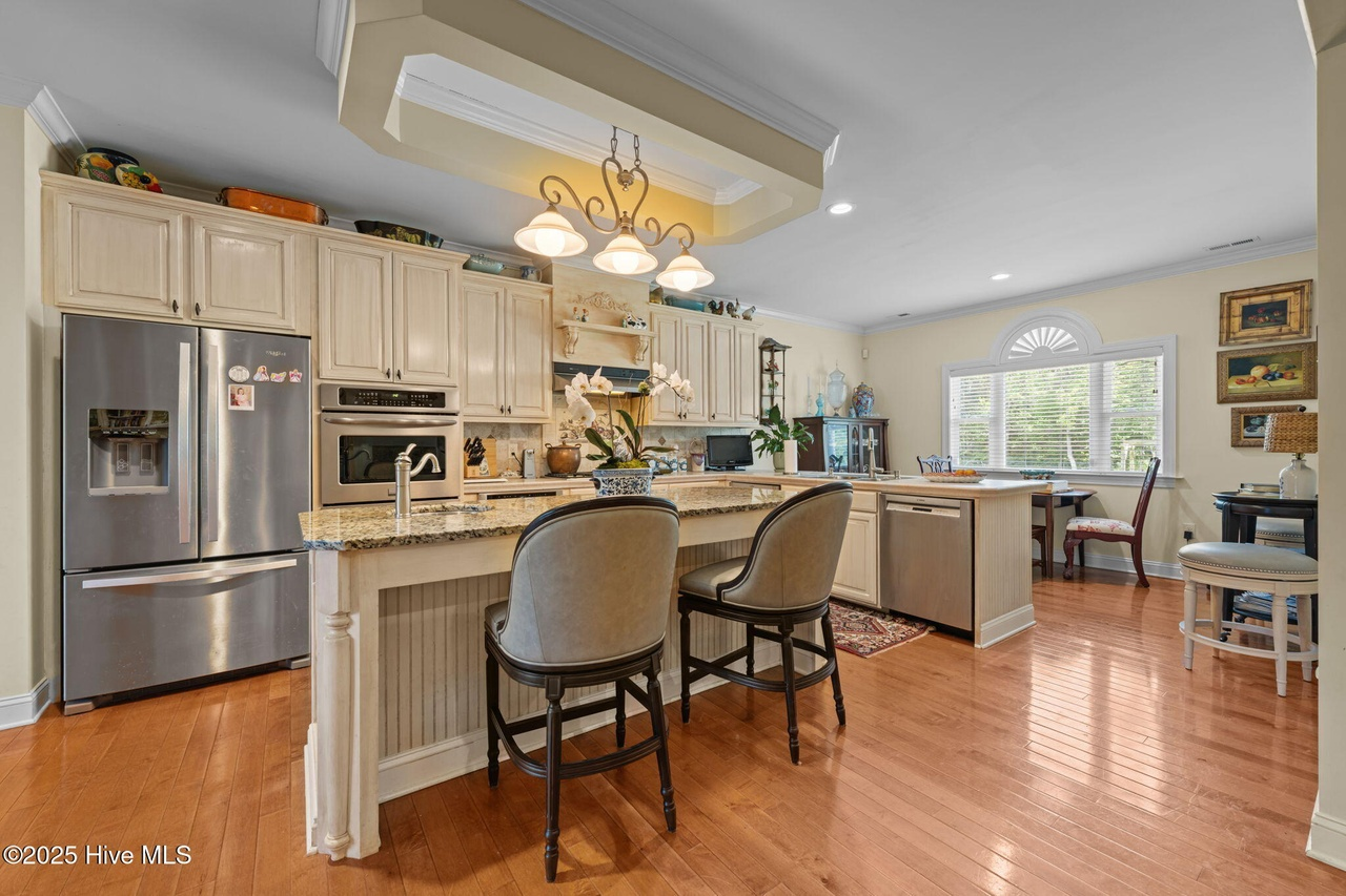 Luxury Meets Country Living: A $1.5M Pollocksville Estate Redefines Carolina Charm